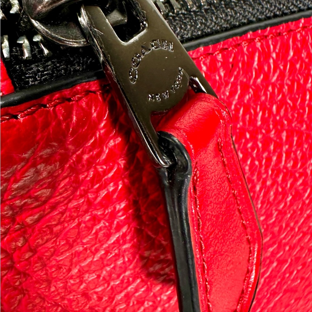 Coach Red Warren Leather Belt/Sling Bag Unisex - Picture 7 of 11